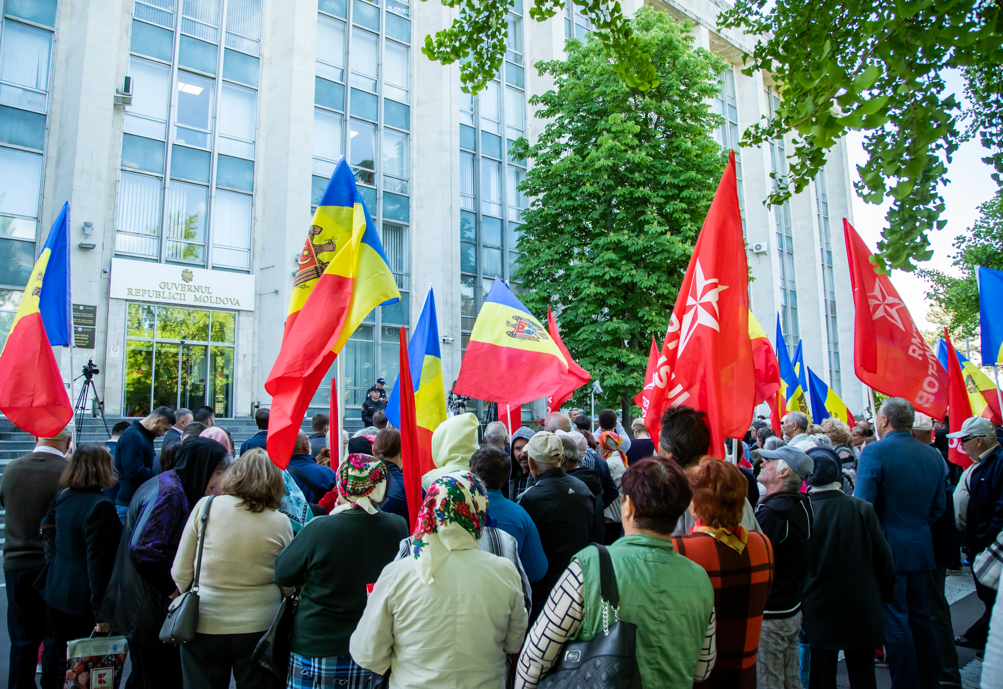 Отдельно от коммунистов. ПСРМ провела протест у здания правительства