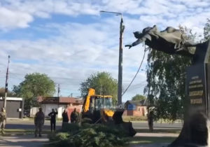 VIDEO La Harkov a fost demontat monumentul cneazului Alexandr Nevski
