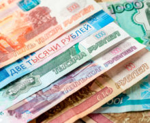 Bloomberg назвал рубль самой эффективной валютой года