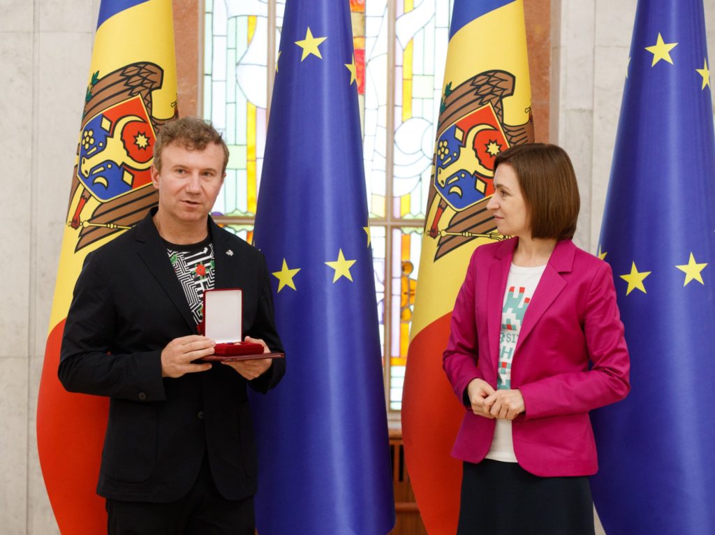 FOTO Maia Sandu i-a decorat pe reprezentanții Moldovei la „Eurovision 2022” cu „Ordinul de Onoare”