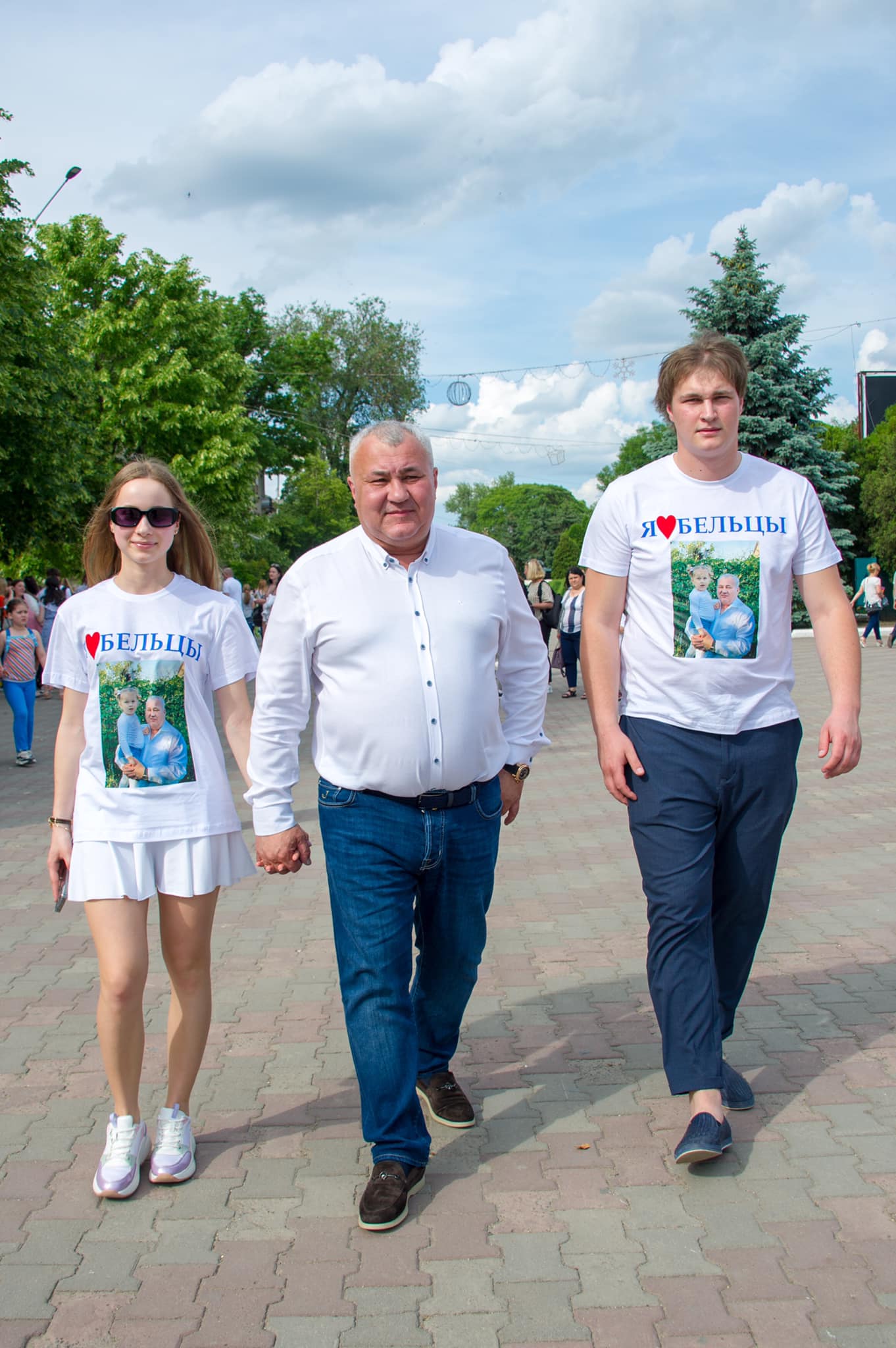 Bălțiul s-a umplut cu fotografiile lui Grigorișin. Voluntarii au purtat tricouri cu chipul primarului și au împărțit înghețată