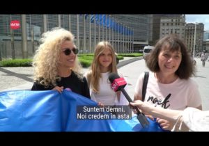 VIDEO Mai mulți cetățeni ai Ucrainei, în fața Consiliului European: „Este o zi foarte importantă pentru noi”
