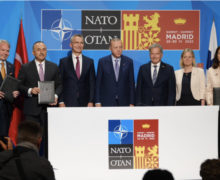 «Это — четкий сигнал Путину». Турция открыла путь Швеции и Финляндии в НАТО