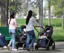 В Молдове пособие по уходу за ребенком для незастрахованных лиц вырастет до 1 тыс. леев