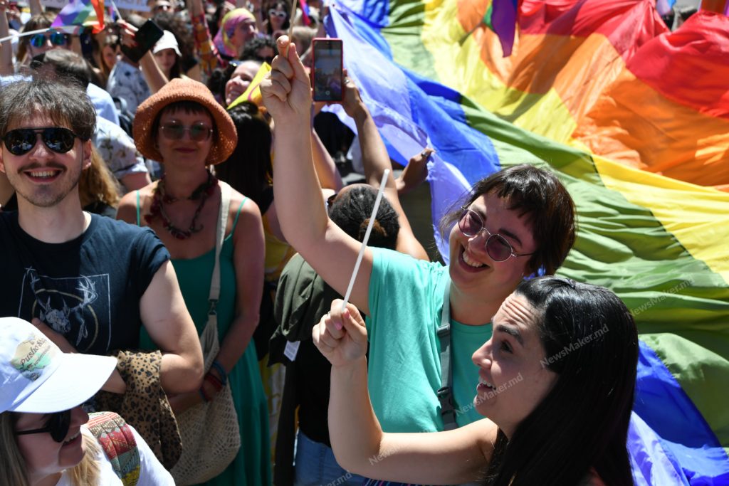 Prima paradă LGBT+ la Chișinău după doi ani de pandemie. Cum a fost? FOTOREPORTAJ