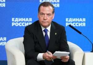 „Dorința este una simplă: să atingă în vreun fel Rusia”. Medvedev a comentat statutul Moldovei și Ucrainei privind aderarea la UE