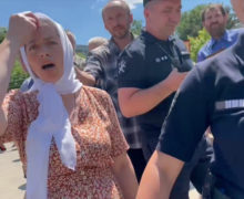 Участники религиозного протеста против ЛГБТ напали на журналисток NewsMaker и Romania TV. В дело вмешалась полиция