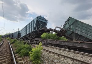 (ФОТО) В Румынии грузовой поезд сошел с рельсов. СМИ сообщают, что он вез украинское зерно