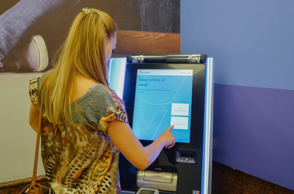 Victoriabank инвестирует в инновации и укрепляет свой статус цифрового банка. 100 новых банкоматов последнего поколения пополнили  сеть