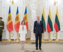 Президент Литвы наградил Майю Санду высшей госнаградой — орденом Витаутаса Великого