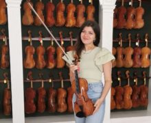 Violonista moldoveancă Alexandra Tirsu s-a ales cu o vioară Stradivarius