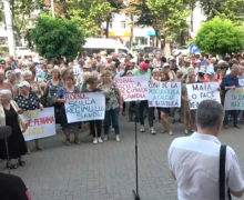 (LIVE) Сторонники Таубер вышли на протест перед зданием Генпрокуратуры