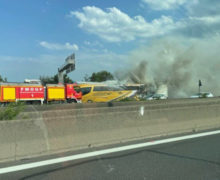 Un autocar cu 62 de moldoveni a luat foc pe o autostradă din Franța