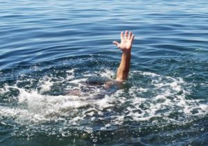 FOTO Un copil s-a înecat în râul Prut. Corpul minorului a fost recuperat după mai multe ore de căutări
