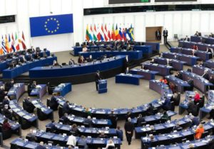 Parlamentul European cere includerea avortului în Carta drepturilor fundamentale a UE