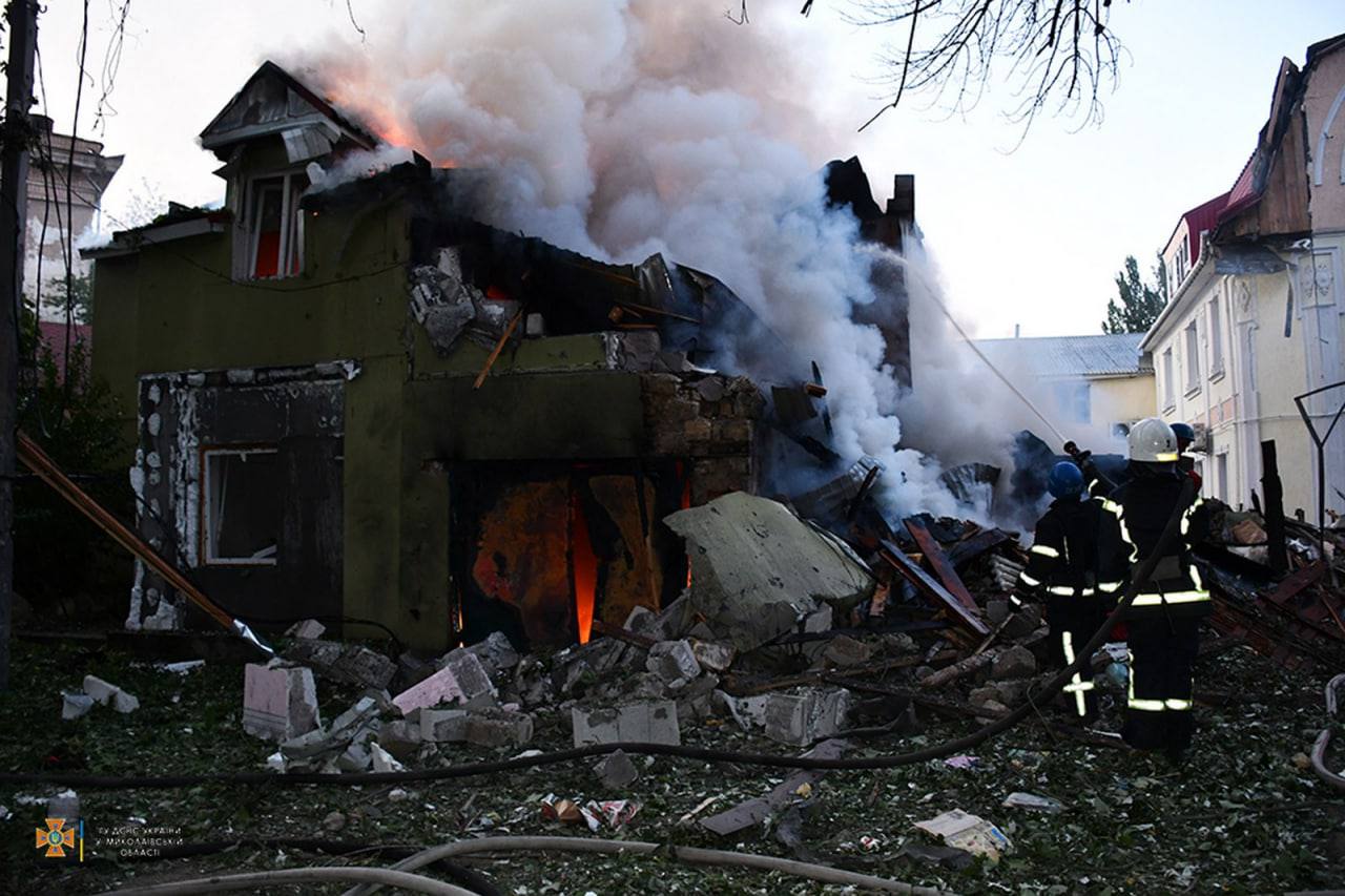 FOTO/VIDEO Orașul Nikolaev a fost atacat masiv cu rachete - autoritățile din regiune 