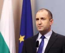 Президент Болгарии отказался передать Украине списанную бронетехнику