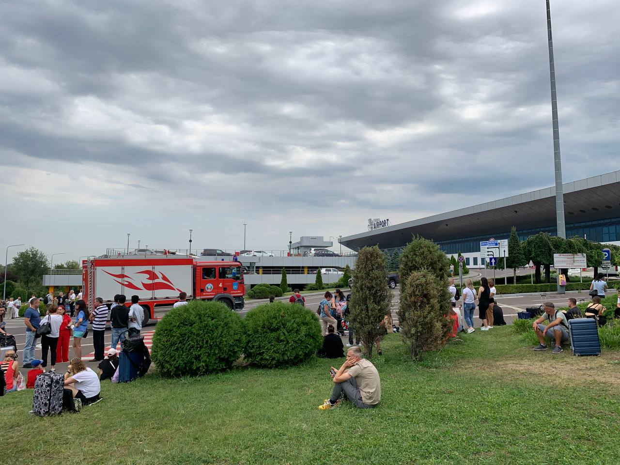(ФОТО) В Кишиневском аэропорту новое сообщение о бомбе