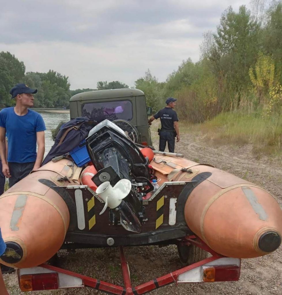 FOTO Un copil s-a înecat în râul Prut. Corpul minorului a fost recuperat după mai multe ore de căutări