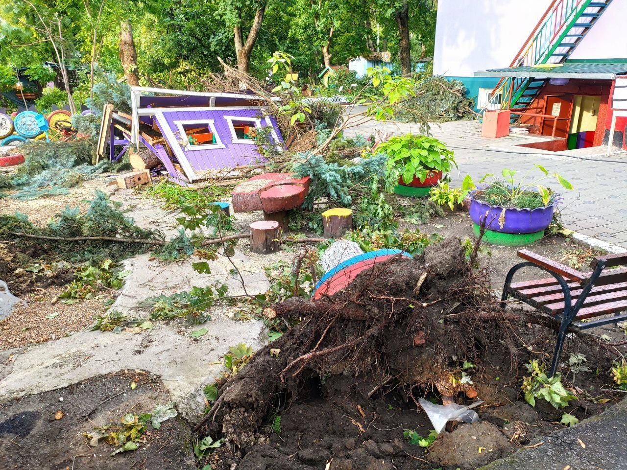 FOTO/VIDEO Ce a rămas dintr-o grădiniță din Chișinău după ploaia de marți