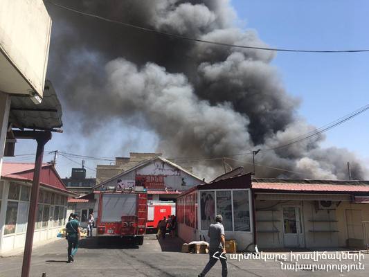 (ФОТО/ВИДЕО) В Ереване произошел взрыв на оптовом рынке. Один человек погиб