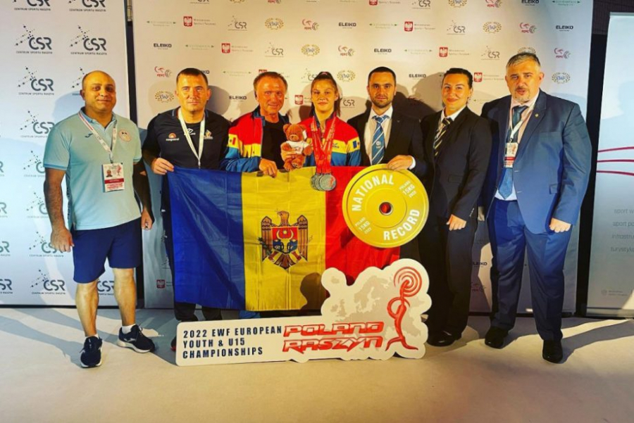FOTO Sportivii moldoveni au obținut un număr record de medalii la Campionatul European de Haltere