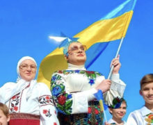 Îi adoră pe Suruceanu și Zdob și Zdub iar pe Moldova o vede ca pe o soră. Verka Serdiucika spune „Russia, Goodbye”