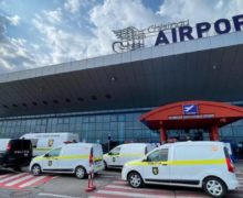 (ВИДЕО) В аэропорту Кишинева пассажиры жалуются на очереди на входе. Администрация аэропорта винит Пограничную полицию