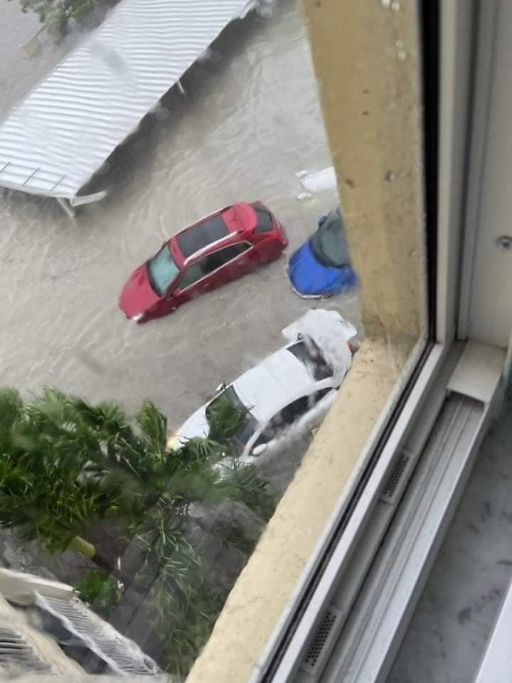 FOTO/VIDEO Florida, lovită de un uragan cu rafale de 185 de km/oră: în unele locuri apa a ajuns la streșinile caselor