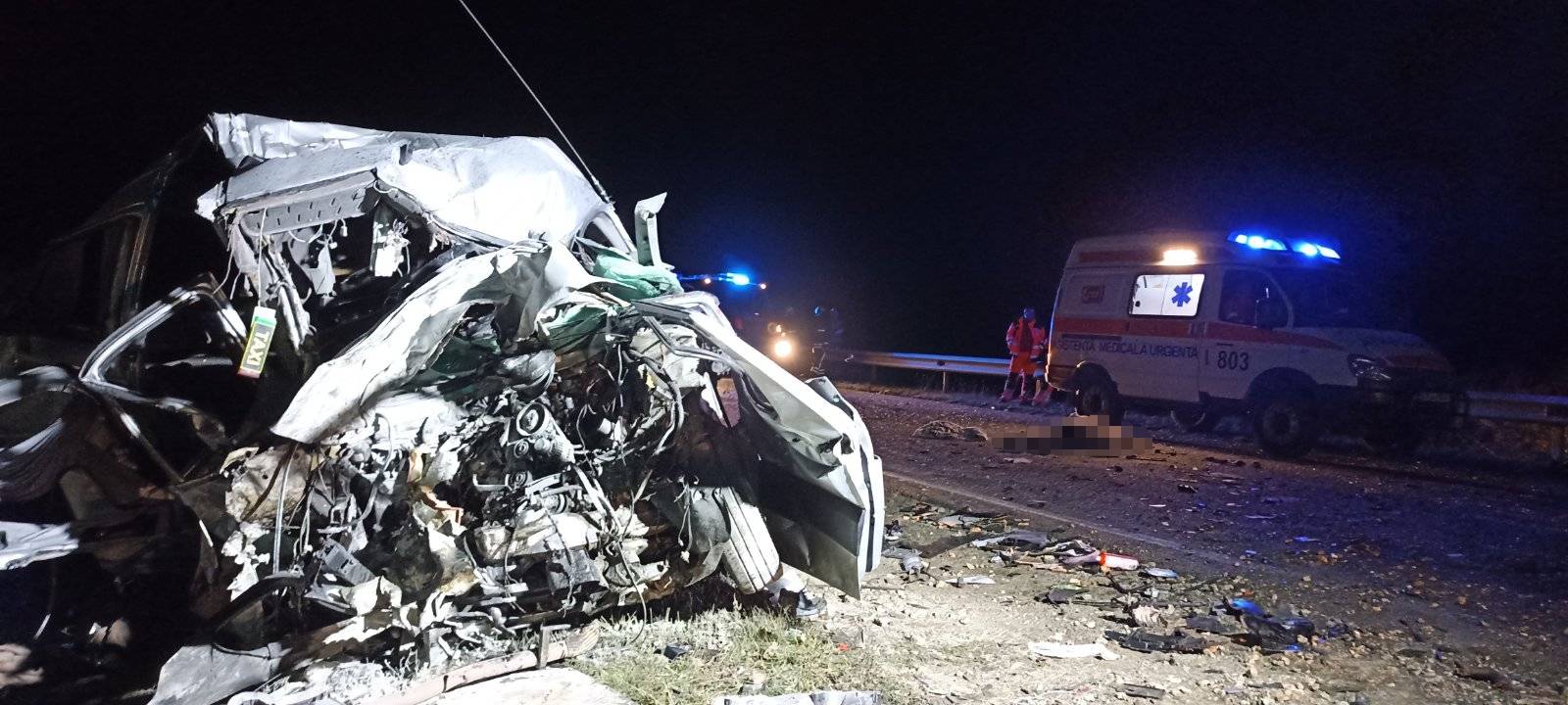 (ФОТО) На трассе Кишинев-Леушены произошло ДТП. Два человека погибли