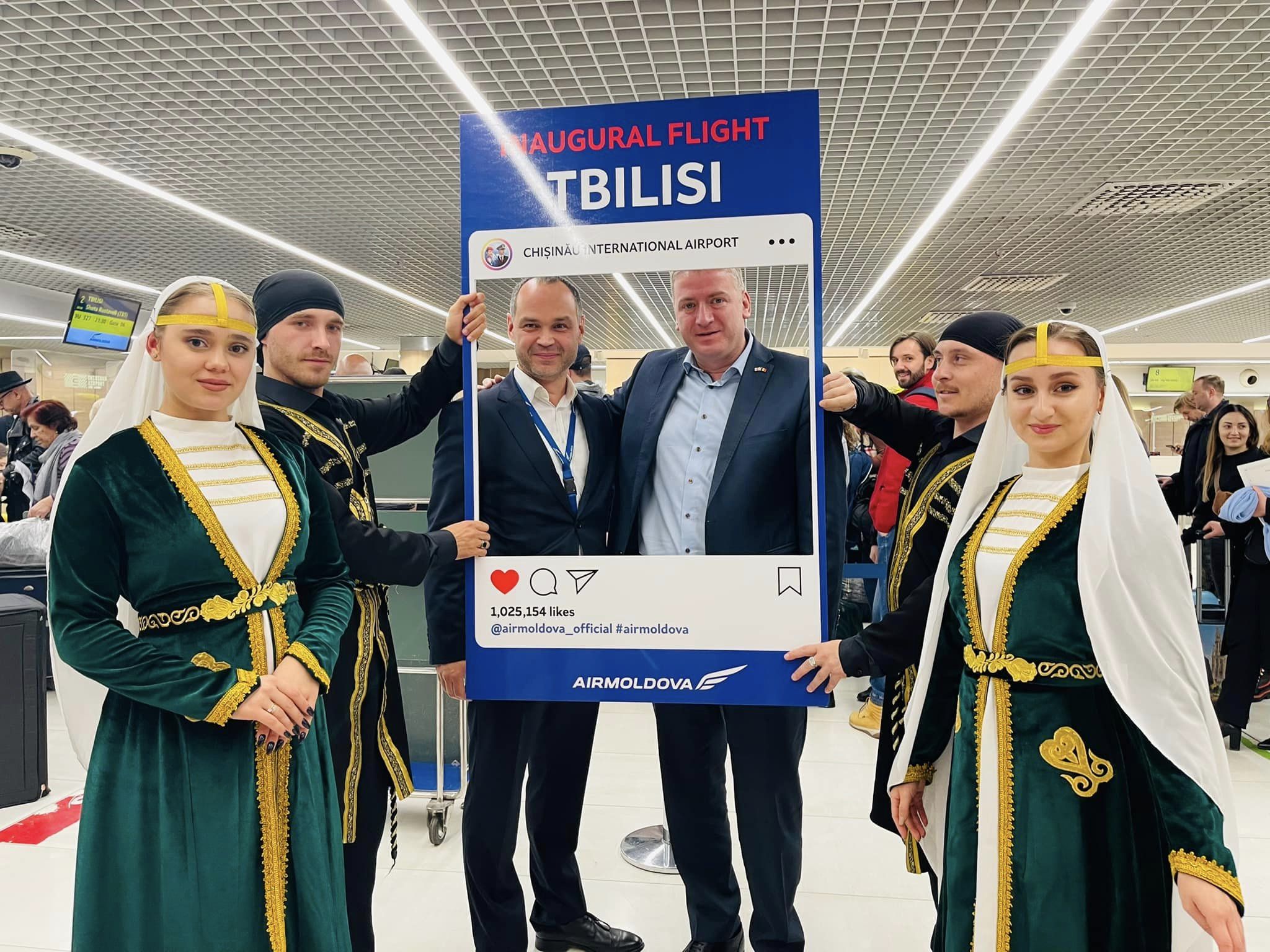 Cursa avia Chișinău-Tbilisi, lansată astăzi în premieră. Președinta Georgiei, Salome Zourabișvili, printre pasageri