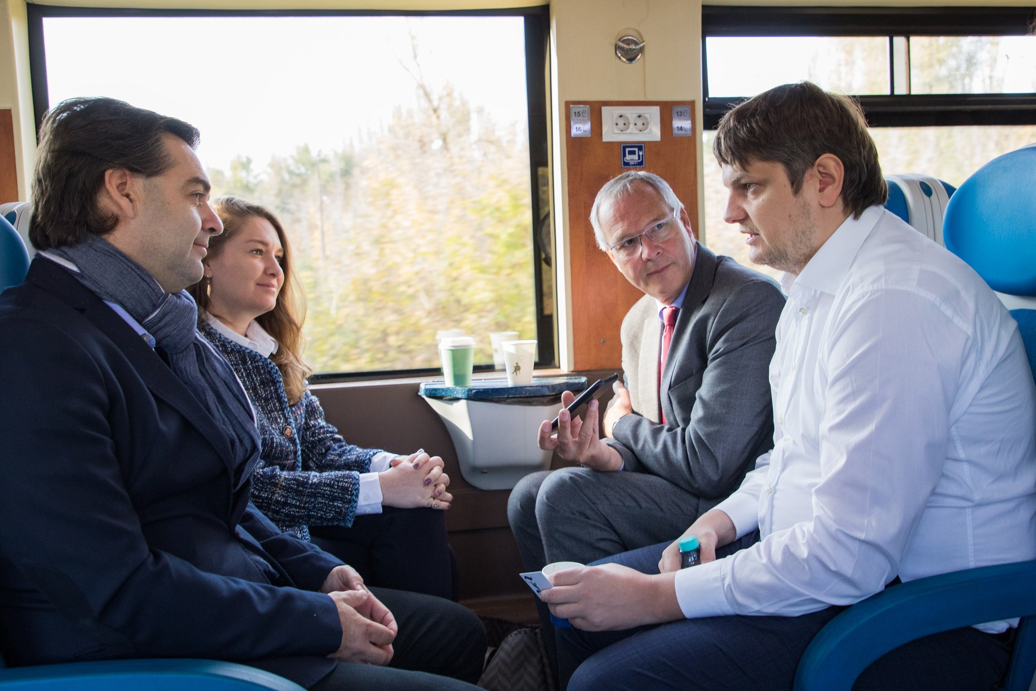 (ФОТО) Кабинет министров отправился на заседание в Унгены на поезде
