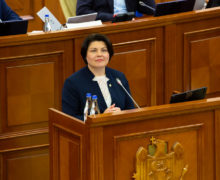 (LIVE) Депутаты обсуждают продление режима ЧП в Молдове