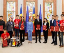 Майя Санду вручила дипломы ученикам, занявшим призовые места на международных олимпиадах