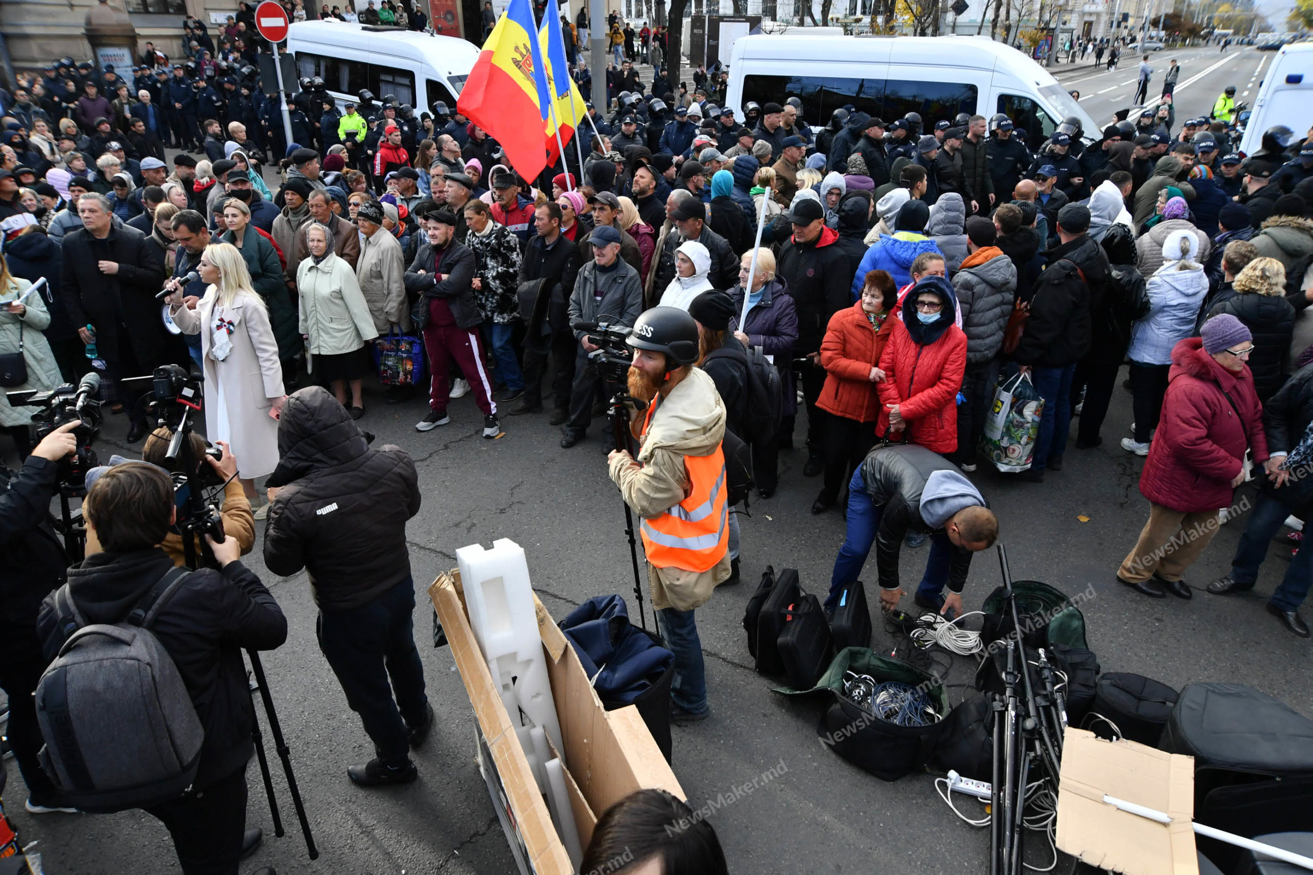 (ФОТО) Как проходил протест партии «Шор» с участием Таубер. Фоторепортаж NM
