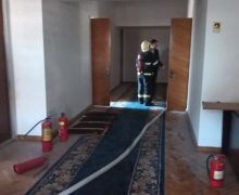 FOTO Incendiu la Guvern. Cinci echipe de pompieri au luptat cu flăcările