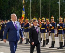 (ВИДЕО) «Молдавская армия должна быть хорошо оснащена и обучена». Носатый встретился со своим румынским коллегой