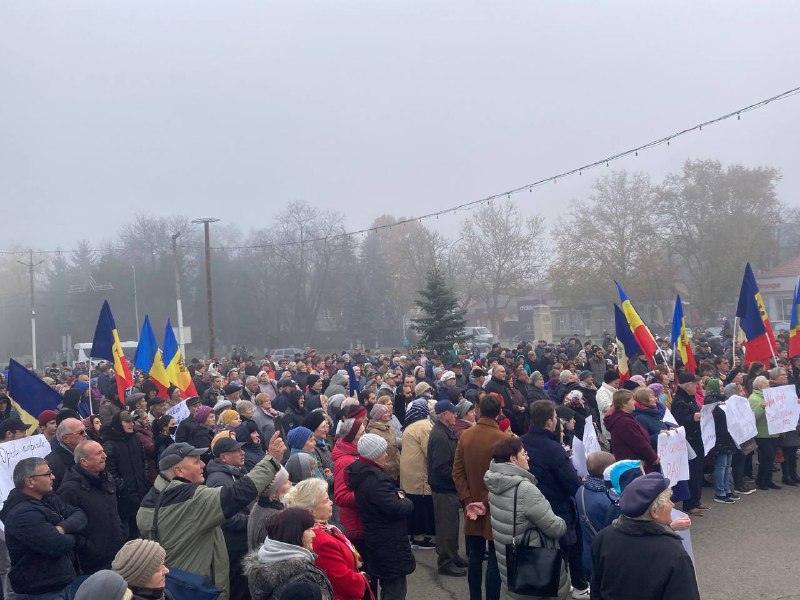 (FOTO) Socialiștii au protestat la Soroca față de guvernarea PAS și politica Maiei Sandu