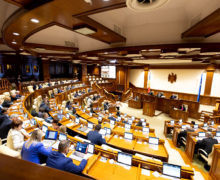 Парламент объявил конкурс на должность народного адвоката по правам ребенка