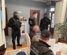 (ВИДЕО) В Молдове задержали трех человек, помогавших мужчинам из Украины переходить границу