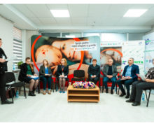 Organizația Salvați Copiii România, cu sprijinul MSD, pune la dispoziție două mașini medicale echipate complet și două ecografe mobile pentru asistarea medicală a refugiaților ucraineni din Moldova