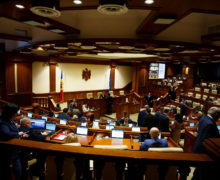 Парламент одобрил продление ЧП в Молдове еще на 60 дней