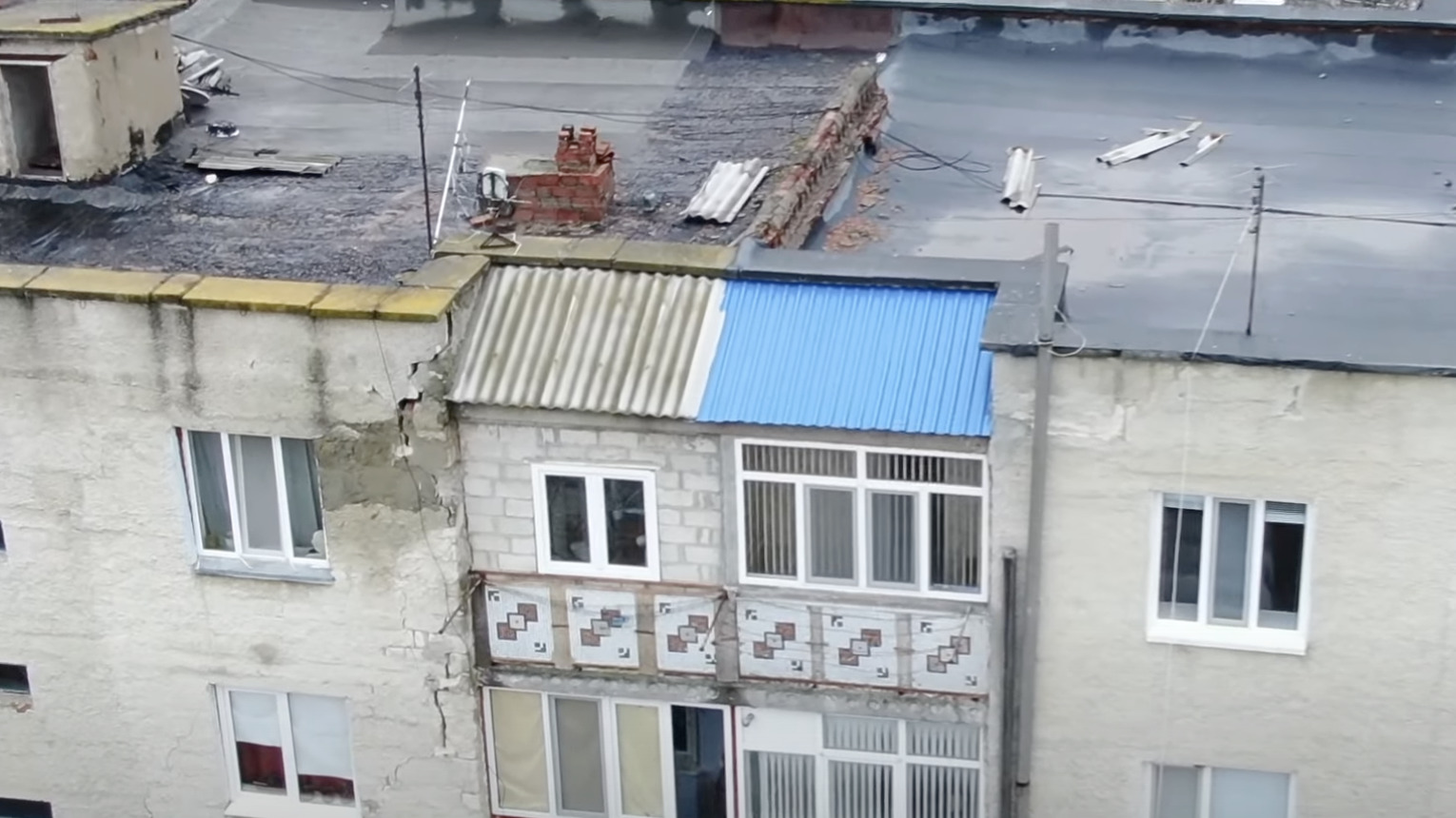 FOTO Un bloc cu cinci etaje din Șoldănești riscă să se prăbușească. Unii locatari au plecat la chirie sau la rude 
