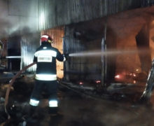 Пожар в центре Кишинева потушили. Что говорит администрация Центрального рынка