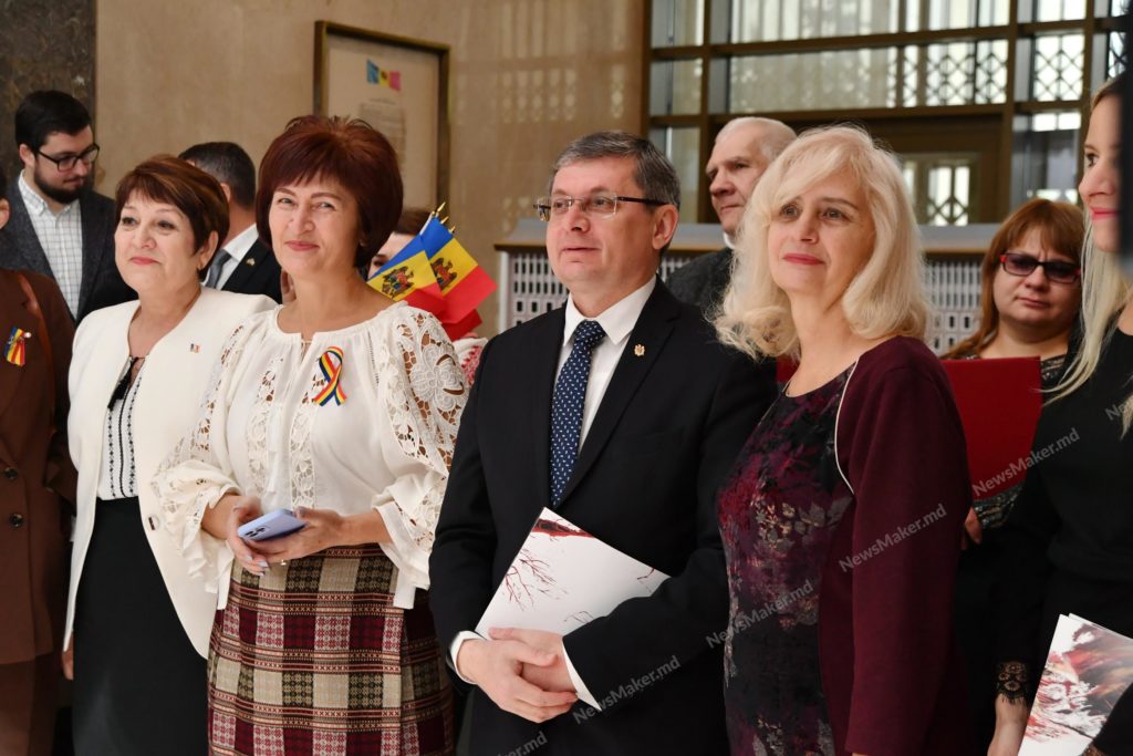 (ФОТО) В парламенте отметили День национального единения Румынии