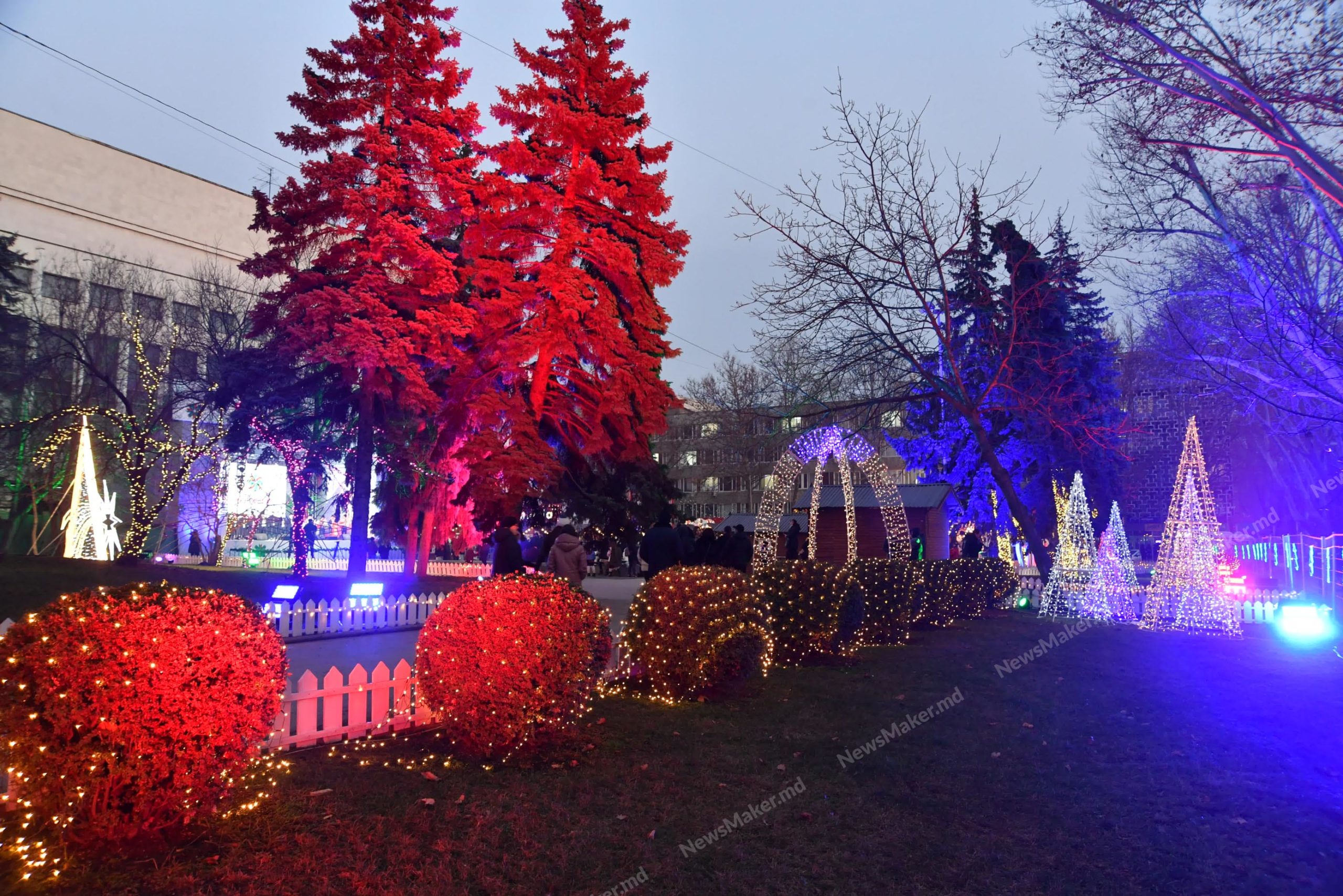 (ФОТОРЕПОРТАЖ) В Кишиневе открылась еще одна рождественская ярмарка