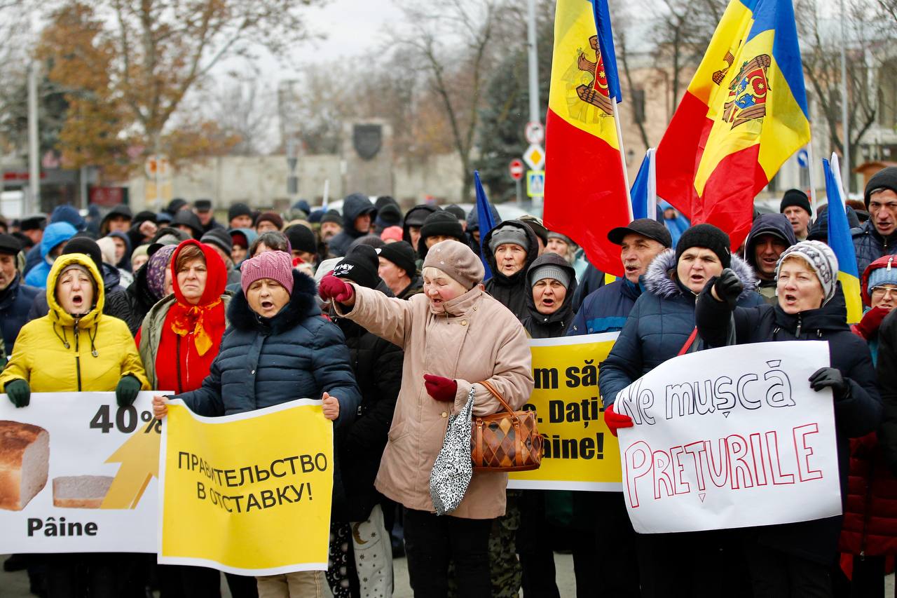 FOTO Socialiștii au protestat la Cahul. Țîrdea: „Oamenii nu pot fi înșelați la nesfârșit”
