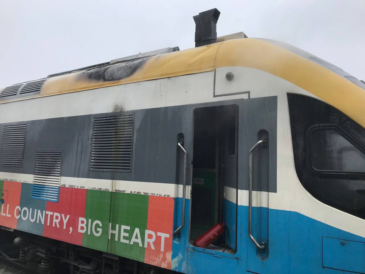 (ФОТО) В Каларашском районе загорелся пассажирский поезд Кишинев-Яссы