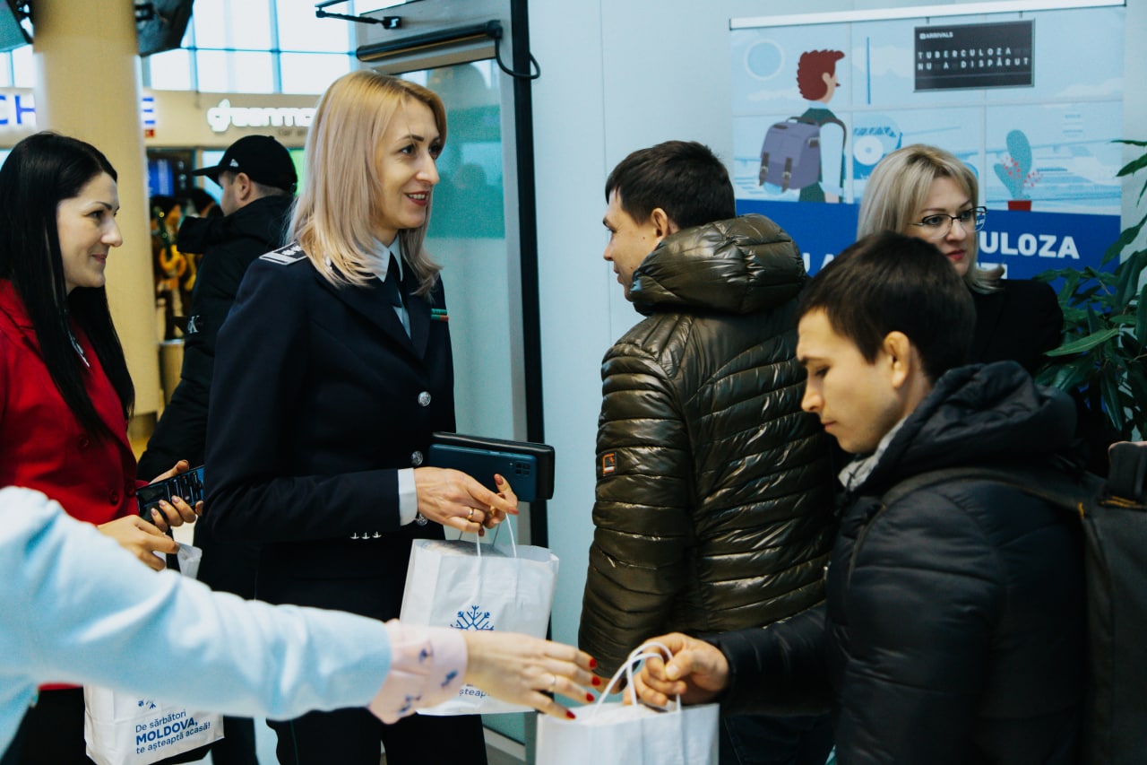 FOTO Surprize pentru persoanele care vin în Moldova. Cum vor fi întâmpinate la Aeroport și mai multe puncte de trecere a frontierei?