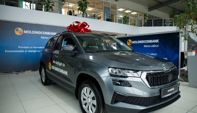 Moldindconbank răsplătește încrederea – a oferit un automobil nou după deschiderea unui depozit